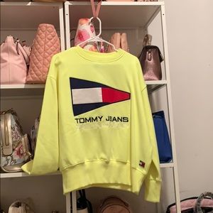 NEON TOMMY CREWNECK